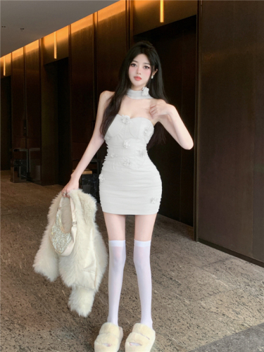 Real shot of temperament early spring halter neck tube top mesh waist dress