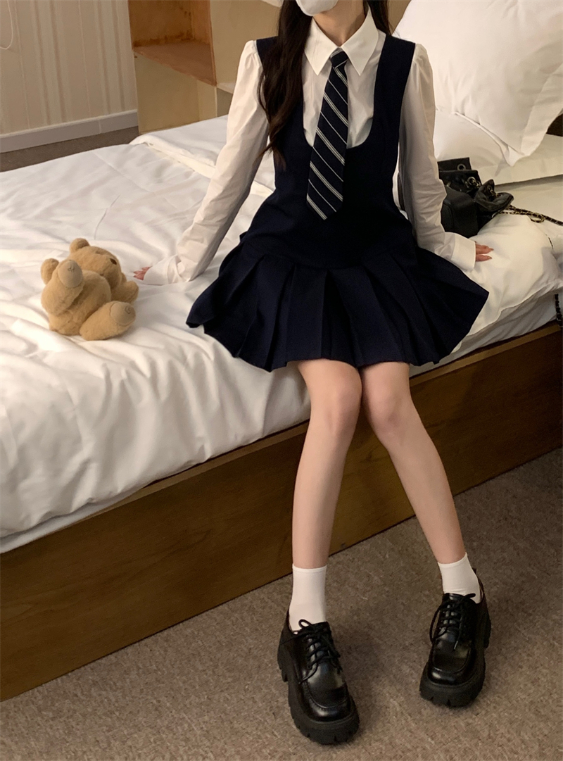 春季學院風純欲白襯衫甜辣套裝女洋氣連衣裙美式校園百褶裙兩件套