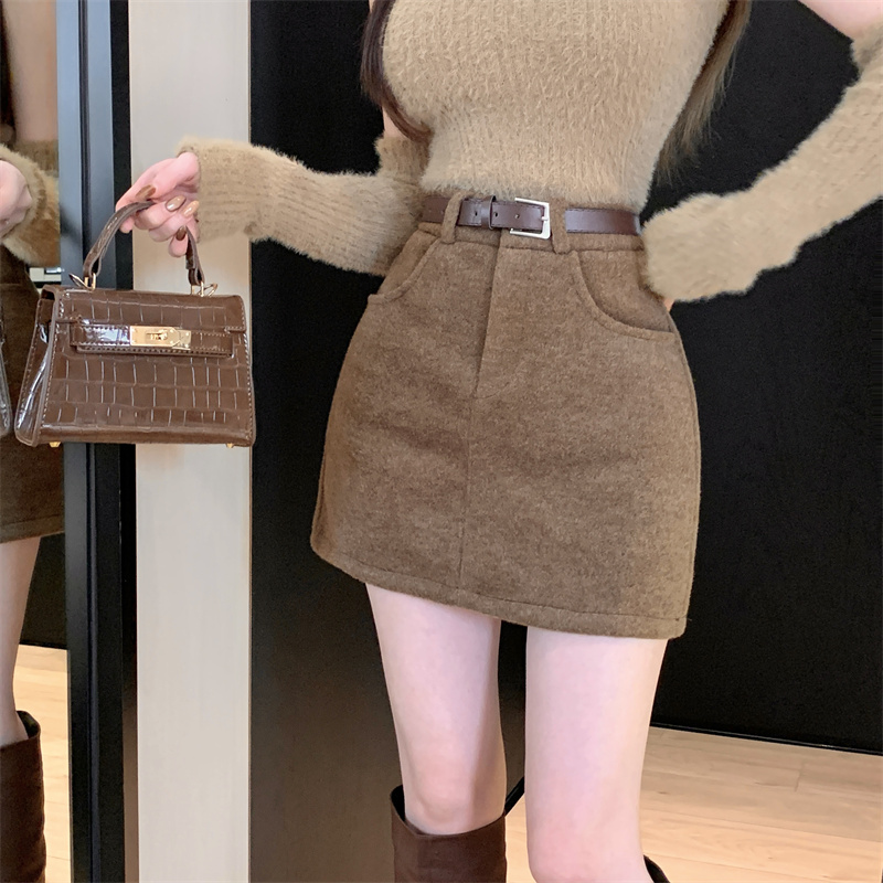 Real shot of hot girl Korean version retro versatile high-waisted woolen skirt solid color short skirt A-line skirt hip-covering skirt for women
