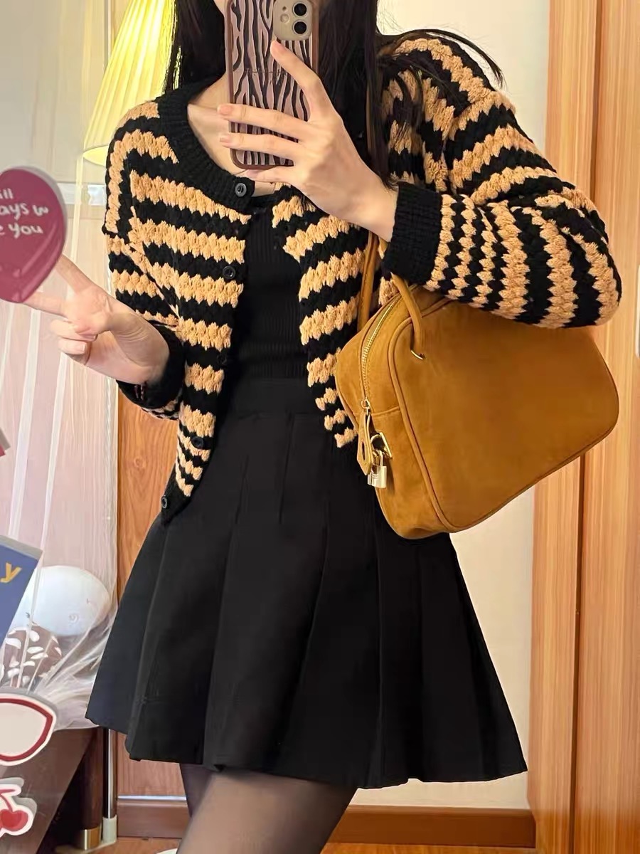 Korean style fashion outfit for women new spring high-end style cardigan sweater short skirt two-piece set