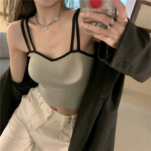 Actual shot~Spring~2024 Spring simple solid color camisole to wear as a slim fit chest-wrapped top