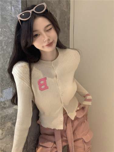 Autumn and winter new Korean contrasting color knitted cardigan women's thin short letter embroidered long-sleeved knitted cardigan