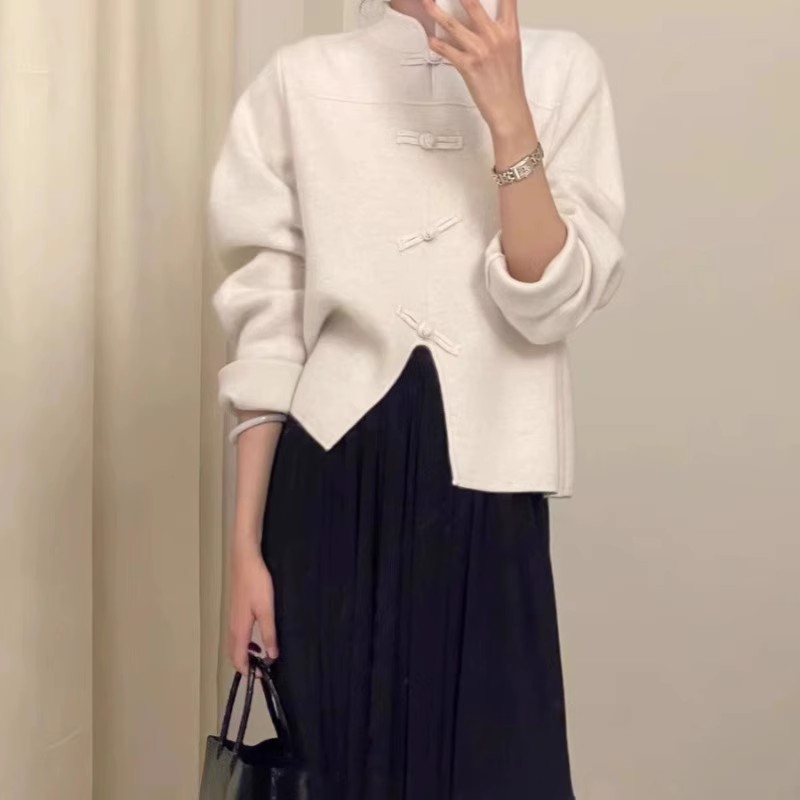 Autumn and winter new style small design high-end new Chinese style retro national style white buttoned woolen short jacket