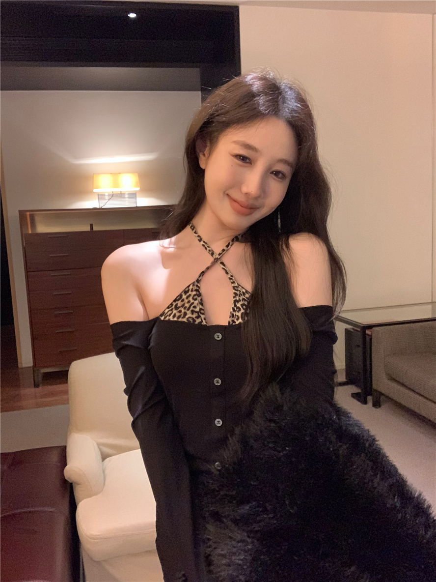 Real shot of fake two-piece leopard print halterneck tight-fitting pure lust chic short style inner layering shirt top