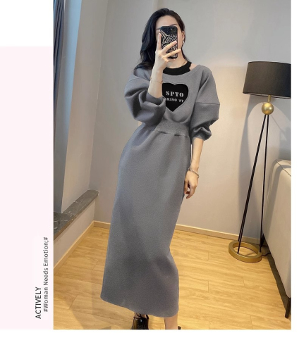 Gray waisted off-shoulder dress for women, designer fake two-piece long skirt, autumn new style, European station, European goods trend