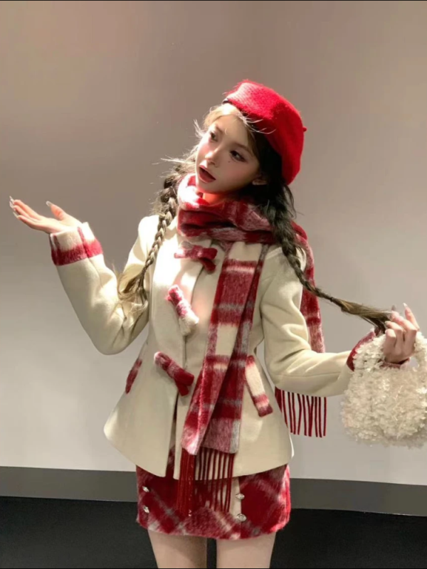 七顆蝦滑草莓奶油聖誕毛呢外套深冬裝搭配一整套顯瘦修身套裝
