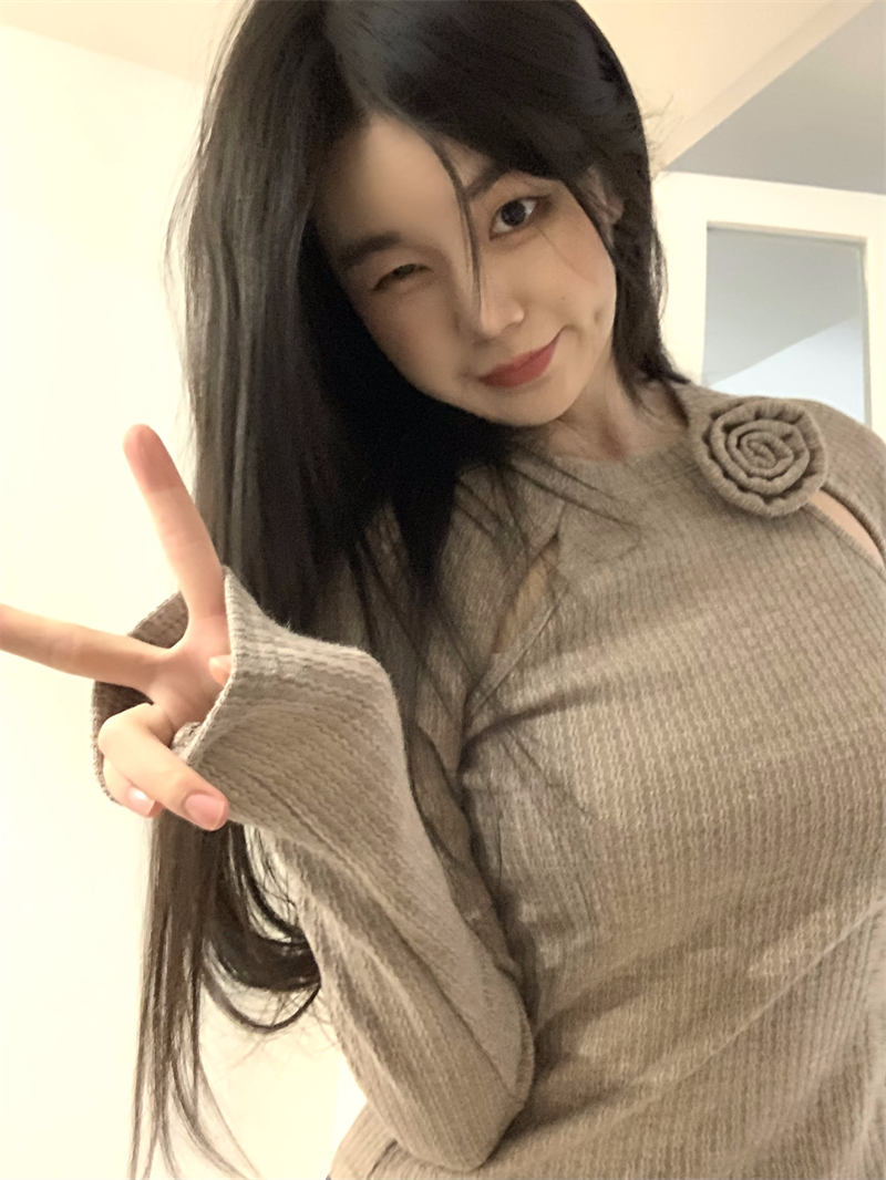 實拍 設計感鏤空立體花朵針織衫女秋冬顯瘦內搭氣質上衣