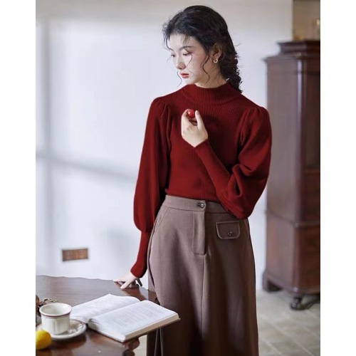 French knitted bottoming sweater for autumn and winter, high-end sweater for women, style half turtleneck, lantern sleeve top