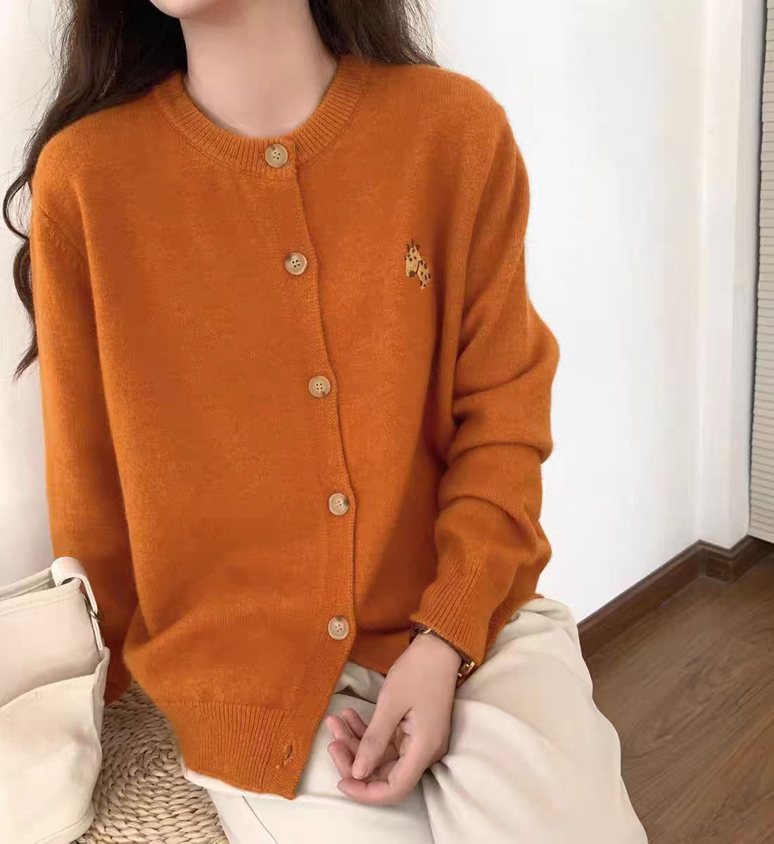 小鹿刺繡圓領針織開衫女早春新款韓版疊穿寬鬆單排扣百搭毛衣外套