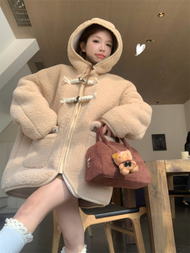 Actual shot ~ Soft and waxy lamb wool milk tea color cute and well-behaved plus velvet warm horn buckle thickened coat and cotton coat