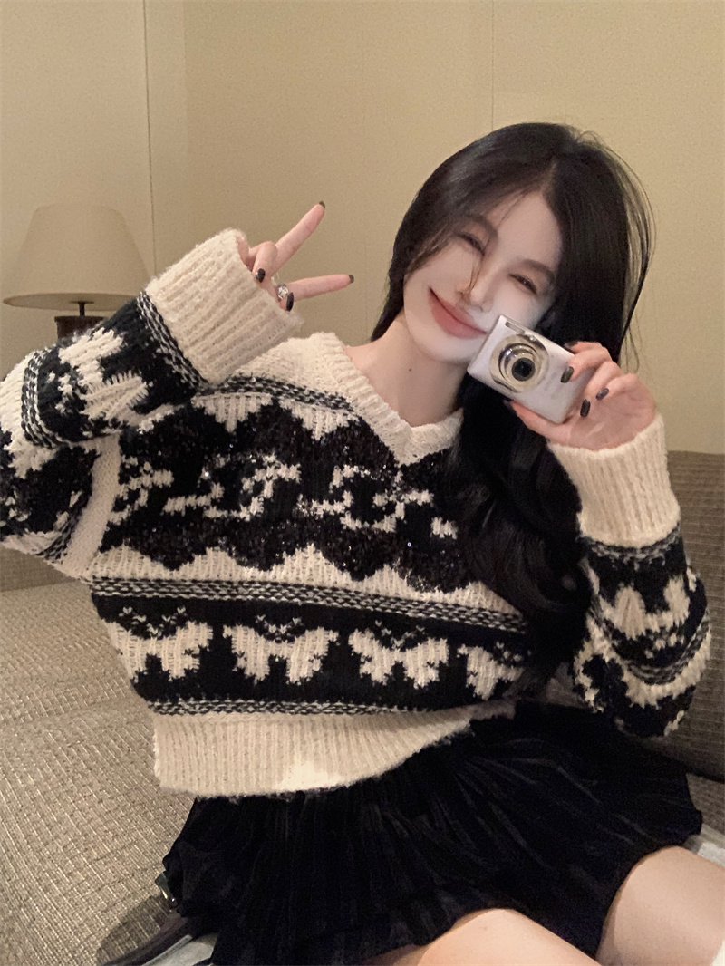 Real shot Autumn and winter design sense niche temperament casual fine glitter knitted sweater black and white sweater