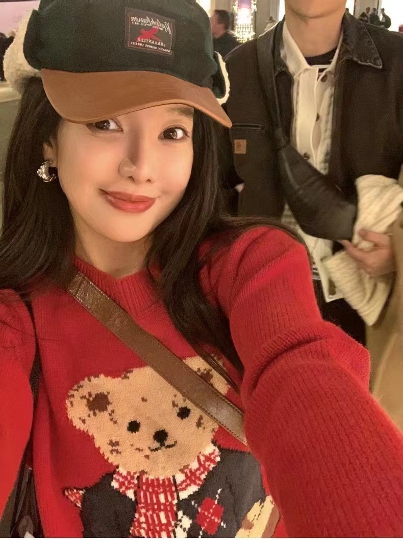 慵懶小熊新年紅毛衣女秋冬氣質減齡圓領寬鬆針織短款上衣
