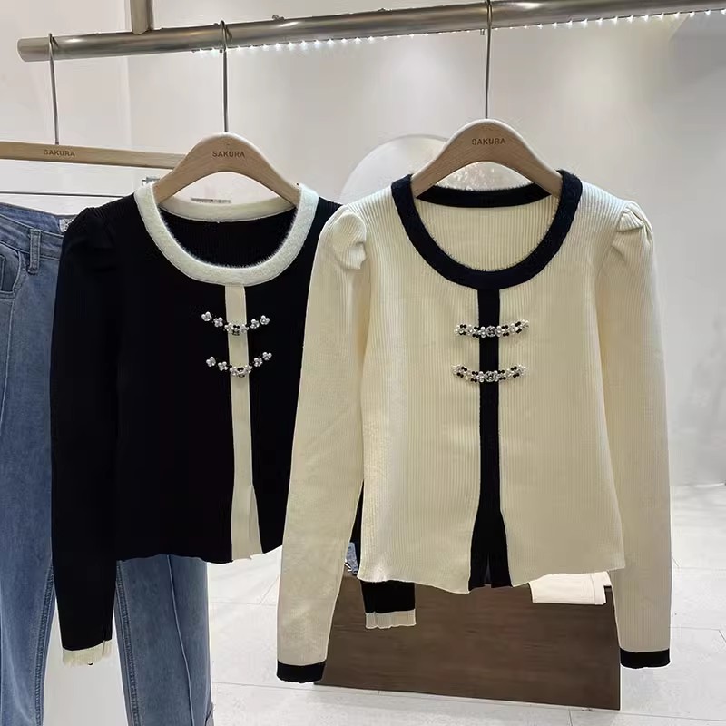 Autumn and winter French unique and chic European sweet hottie slim fit top high-end sweater knitted bottoming shirt for women