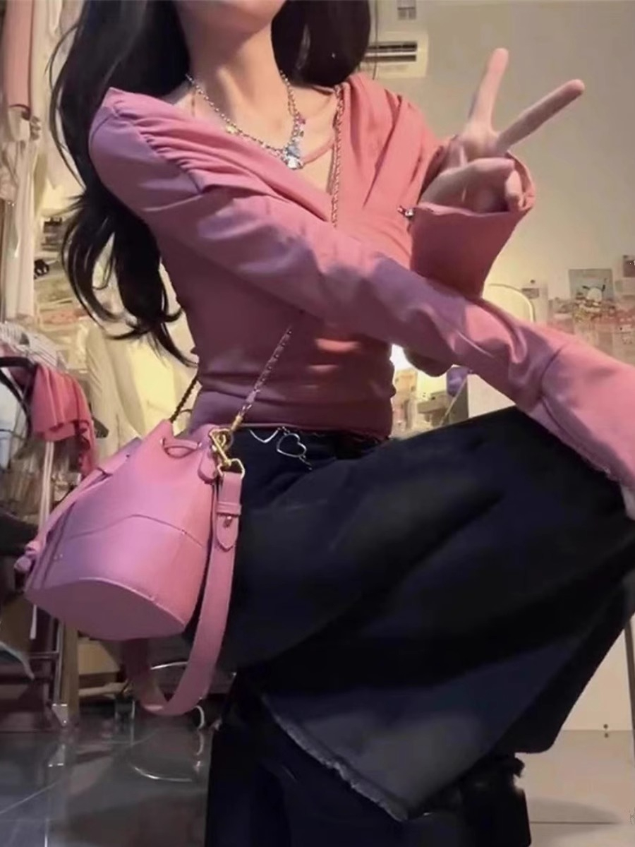 辣妹交叉v領長袖T恤女秋冬氣質修身短款打底