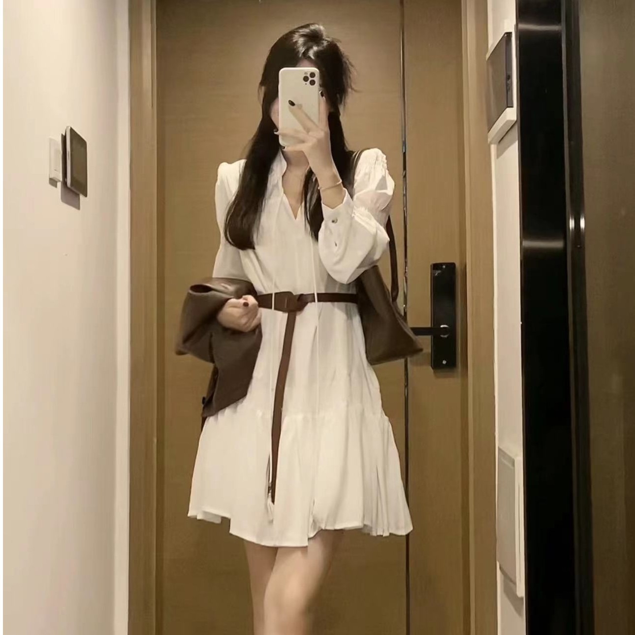 壹壹白月光法式白色溫柔風長款V領連衣裙春天仙女裙 2302D07