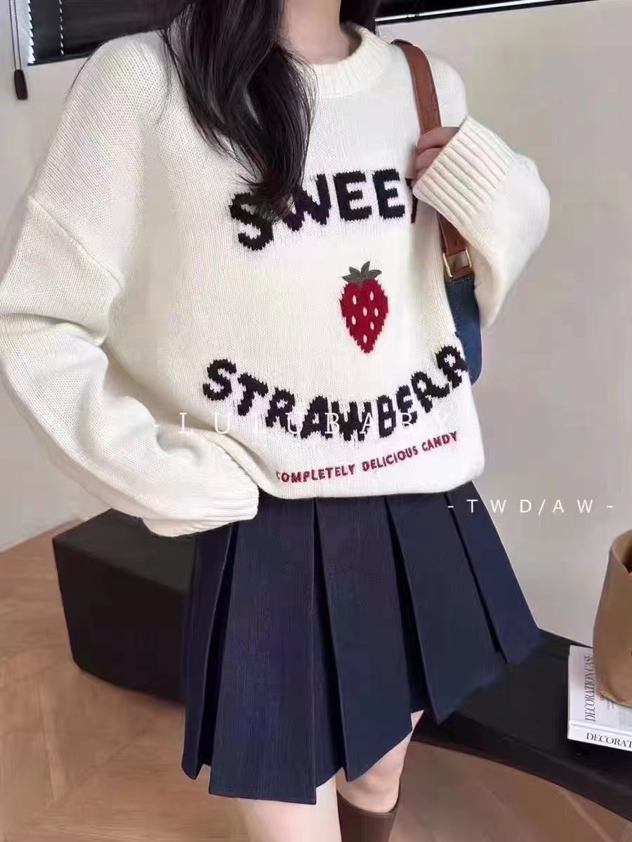 Sweet age-reducing strawberry jacquard pullover sweater for women winter new loose sweater student top