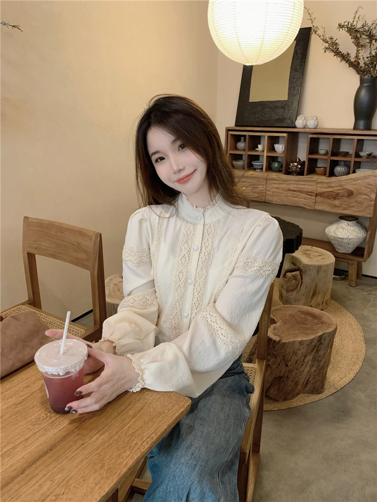 Real shot!  Early spring French chic temperament lace splicing design long-sleeved shirt apricot retro top
