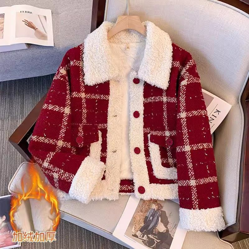 Red small fragrant style lamb wool coat for women autumn and winter 2024 New Year plus velvet thickening this year's popular short style for small people