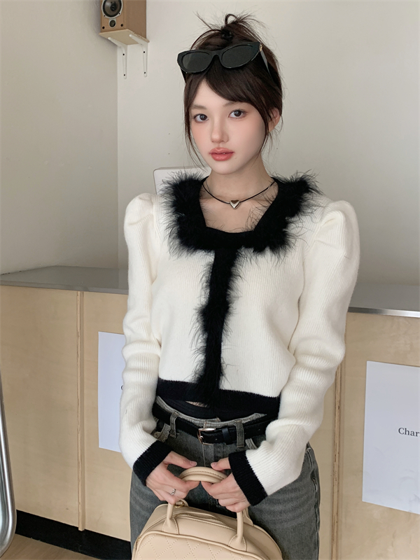 Actual shot of a square-neck sweater with stylish puff sleeves and a French unique sweet and spicy short contrasting color knitted bottoming shirt