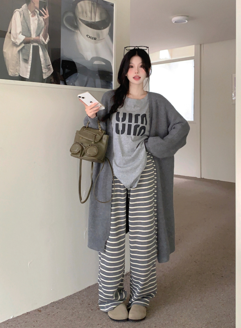 Actual shot of loose long-sleeved T-shirt, high-waist striped drawstring trousers, lazy style mid-length sweater jacket suit