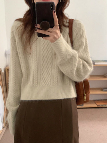 Lazy niche twist knitted short sweater women's autumn and winter new Korean style loose thickened sweater top