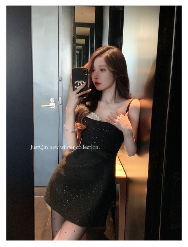 JustQin比利弗名媛秋冬新性感亮片小香拼鑽吊帶連衣裙女短裙