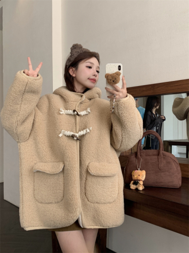 Actual shot ~ Soft and waxy lamb wool milk tea color cute and well-behaved plus velvet warm horn buckle thickened coat and cotton coat