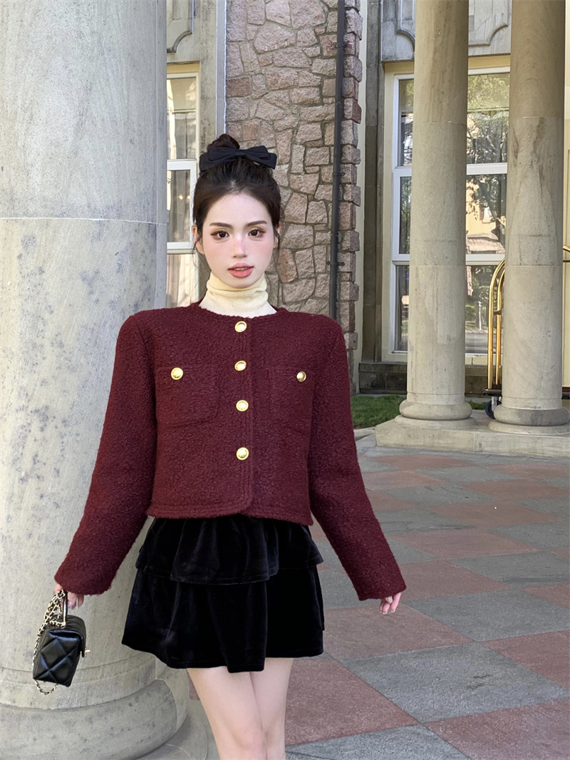 Actual shot of Xiaoxiangfeng thickened long-sleeved short coat, versatile top, woolen coat and cardigan for women