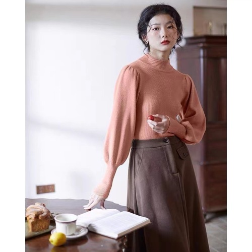 French knitted bottoming sweater for autumn and winter, high-end sweater for women, style half turtleneck, lantern sleeve top