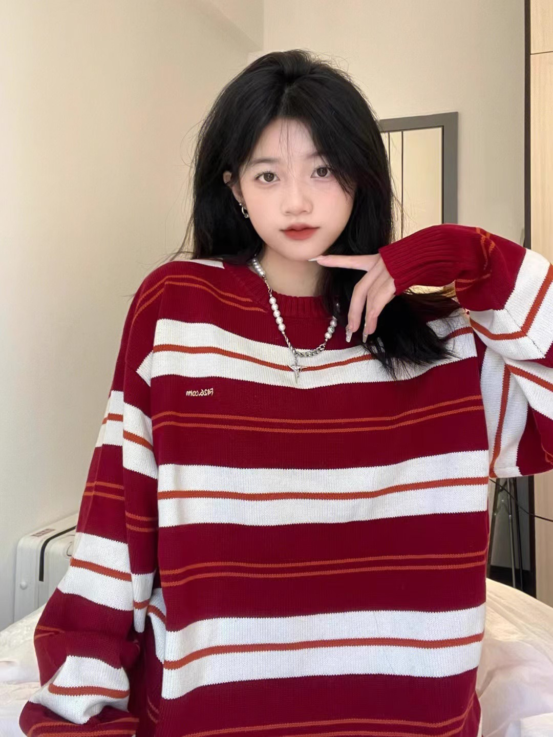 2024 autumn and winter new Japanese style lazy retro red and white striped design pullover sweater for women loose