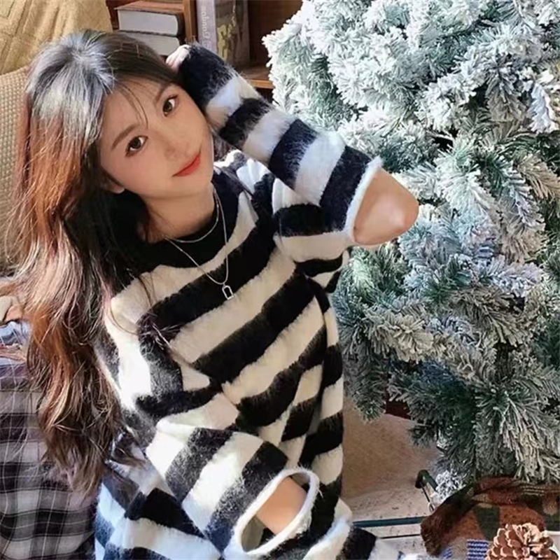 Striped hole sweater for women in spring, autumn and winter, loose and lazy design, niche knitted mohair top, ins trend