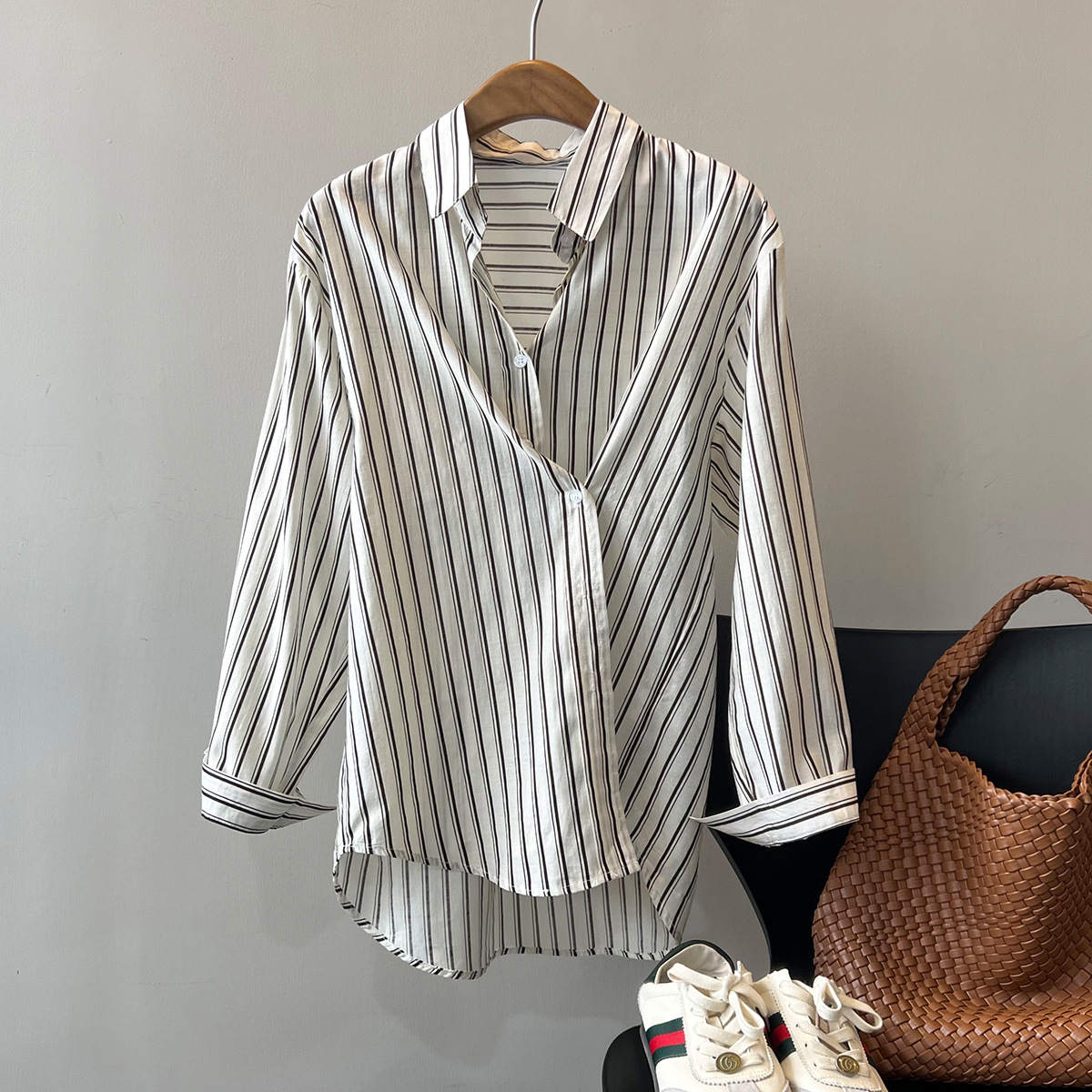 Real shot ~ French vertical striped shirt for women 2024 spring new design long-sleeved shirt with niche temperament