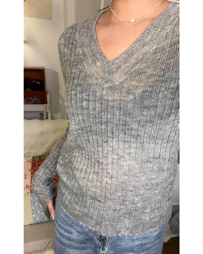 實拍純色高級感V領喇叭袖坑條打底針織衫女春秋修身氣質上衣