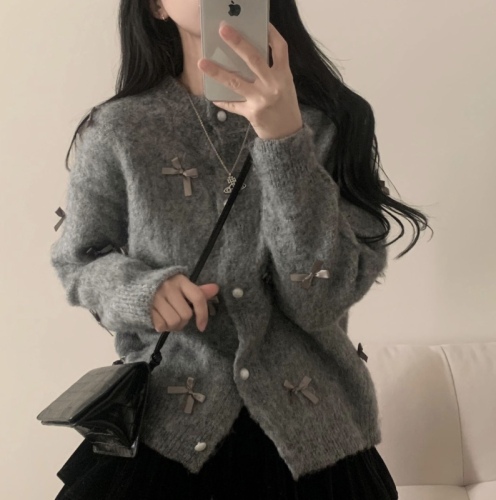 Bow-tie soft waxy gray sweater for women autumn and winter 2024 new French design loose short sweater top