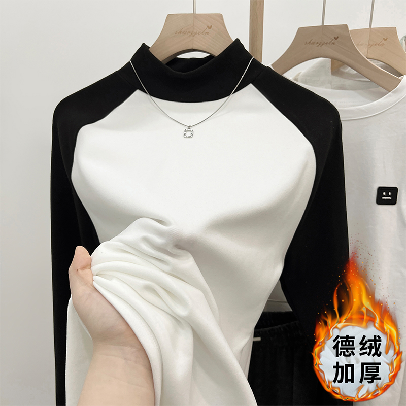 Actual shot of Korean version of black and white contrasting color splicing half turtleneck long-sleeved T-shirt for women in autumn and winter mid-length knitted bottoming shirt