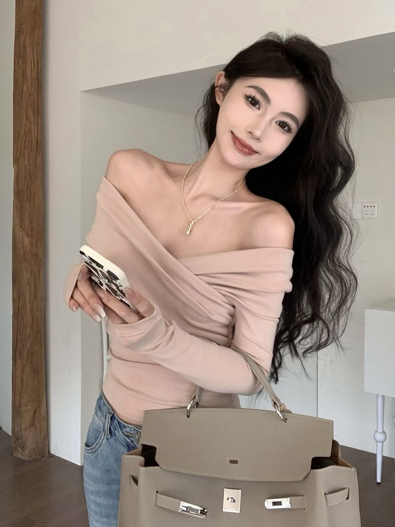 Pure lust style hot girl pleated long-sleeved T-shirt women's autumn new design niche temperament off-the-shoulder top