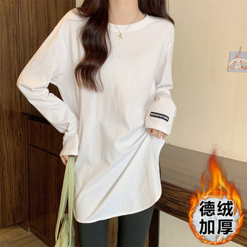 Real shot of German velvet thickened loose T-shirt for women in autumn and winter with slit design niche inner wear mid-length bottoming shirt