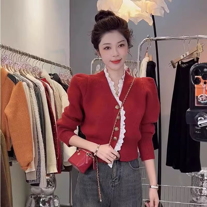 法式小眾別致v領拼接蕾絲長袖毛衣女秋冬季新款短款針織開衫上衣