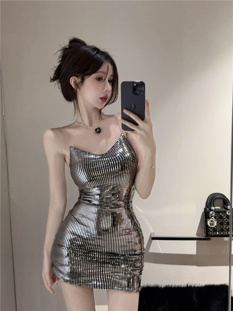 實拍~2024早春新款辣妹盪領純欲吊帶洋氣收腰顯瘦包臀連衣裙