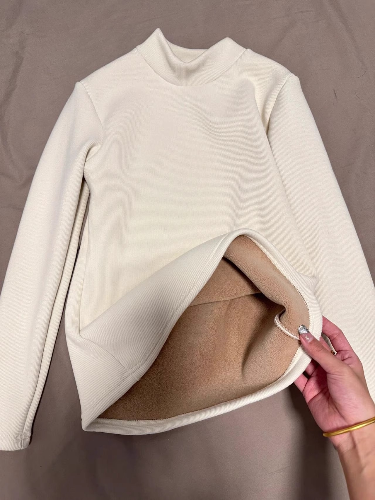 Thickened velvet long-sleeved T-shirt for women in autumn and winter, half-turtle collar German velvet bottoming shirt, slim fit and warm tops