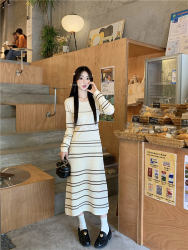 Actual shot of spring new style~French style light luxury lady style gentle hollow striped long-sleeved dress