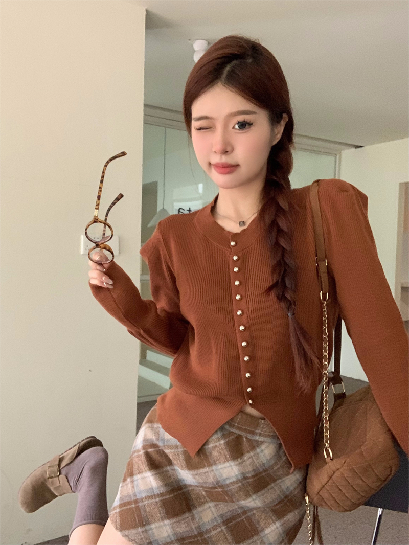 實拍秋冬法式復古泡泡袖小香風設計感個性領口下擺開叉上衣女