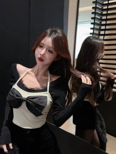 Real shot~Korean version of fashion pure desire Dongdaemun big bow halter fake two-piece long-sleeved hot girl Hong Kong top T-shirt for women