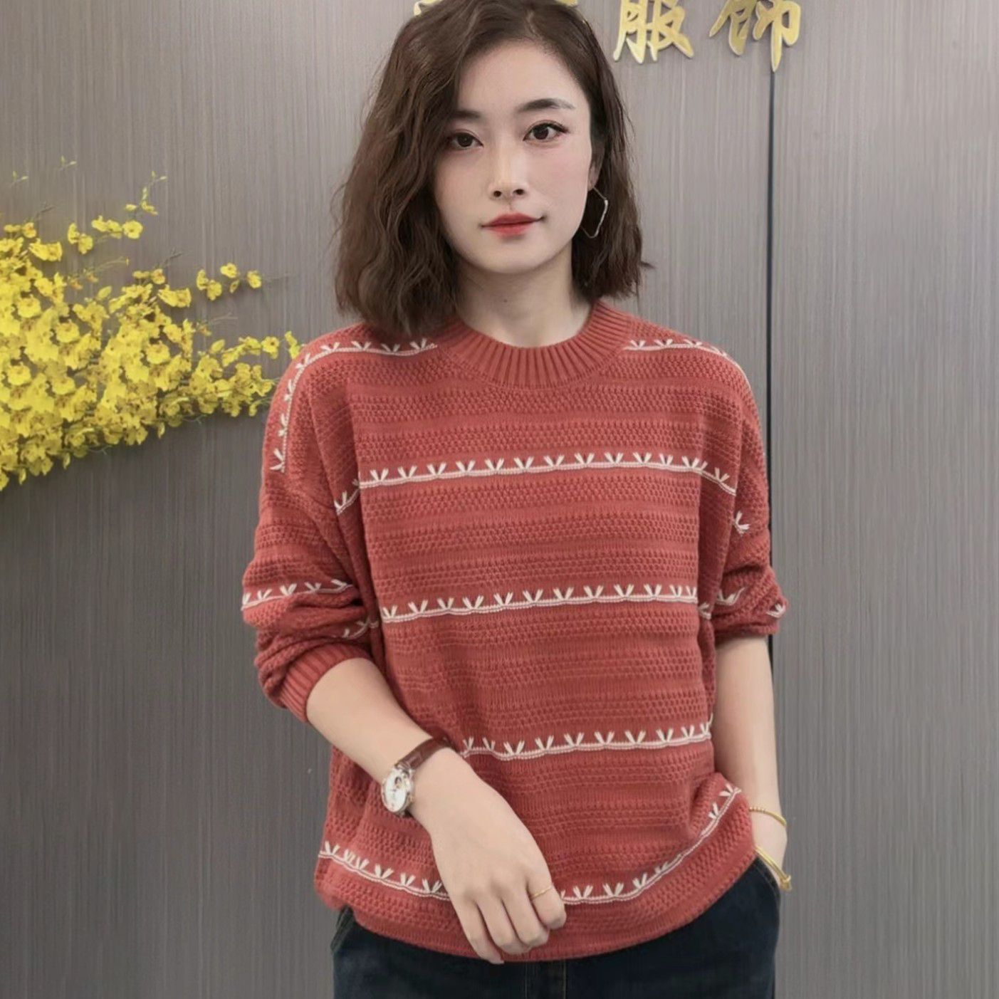 毛衣女款新款秋冬寬鬆圓領套頭上衣媽媽裝洋氣加厚顯瘦針織衫