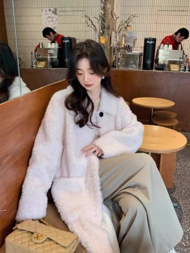 新款休闲韩版冬季中长款羊羔绒显瘦简约百搭简约潮大衣外套女