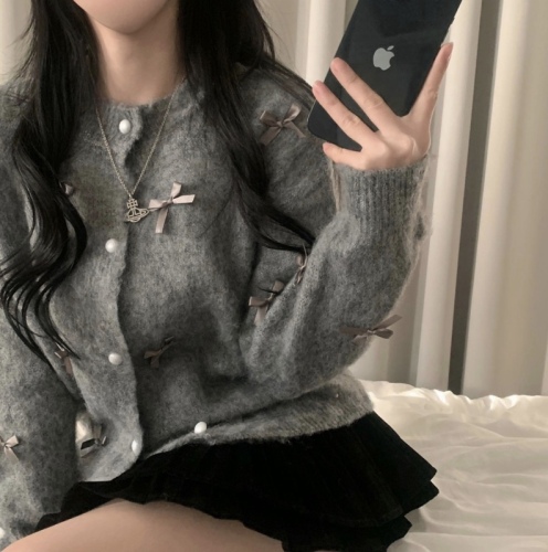 Bow-tie soft waxy gray sweater for women autumn and winter 2024 new French design loose short sweater top