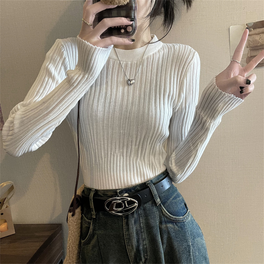 Real shot of French round neck long-sleeved sweater for women in autumn and winter design pure desire knitted bottoming shirt top