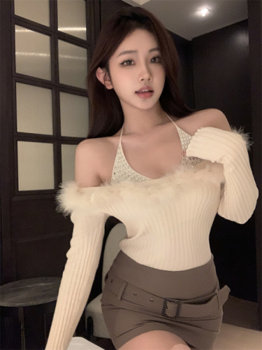 Real shot of heavy-duty rhinestone feather long-sleeved sweater for pure lust hotties one-shoulder top