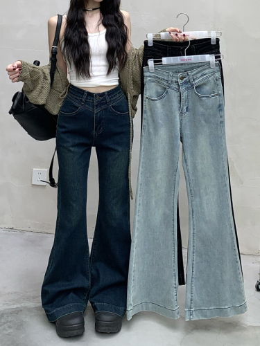 Actual shot of spring style high-waisted slimming washed distressed flared jeans