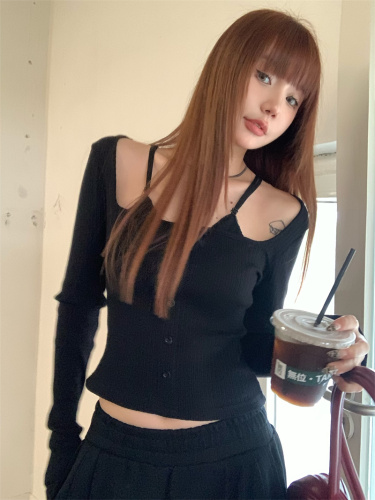 Real shot of designer lace splicing small sexy slimming top and bottoming shirt